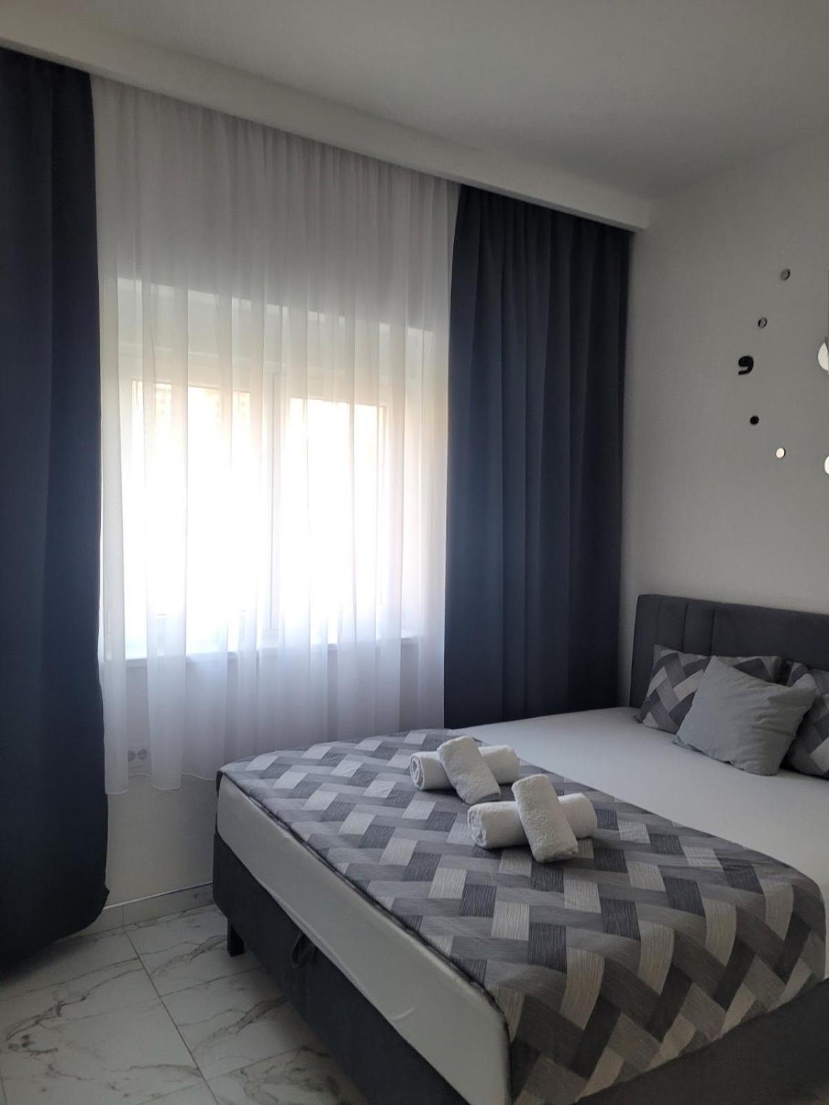 Vila Safir 로즈니차 외부 사진